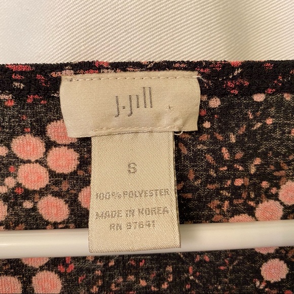 J. Jill Floral Stretch Top - Picture 5 of 6